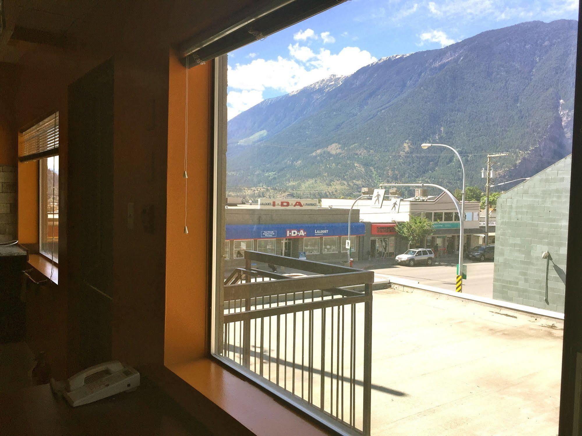 Hotel Deoro Lillooet Exterior photo